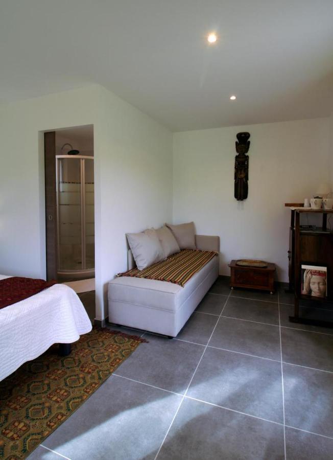 Les Rouges Gorges Bed & Breakfast Lugos ภายนอก รูปภาพ